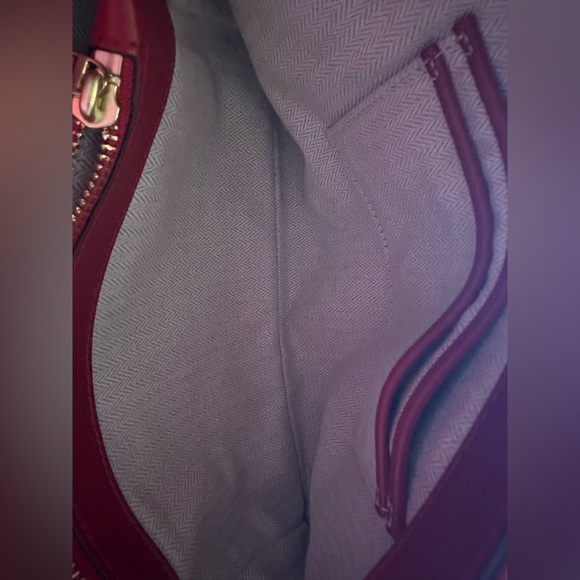 Tory Burch Kira Chevron Convertible Shoulder Bag - Picture 15 of 16